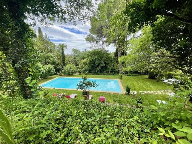 Maison de luxe en vente à Béziers, Occitanie