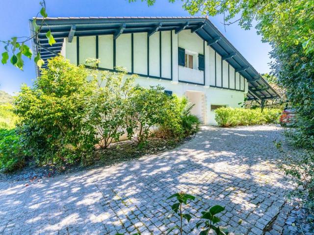 Maison de luxe en vente à Biarritz, France