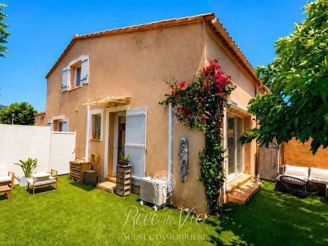 Maison de luxe en vente à Bormes les Mimosas, Provence Alpes Côte d'Azur