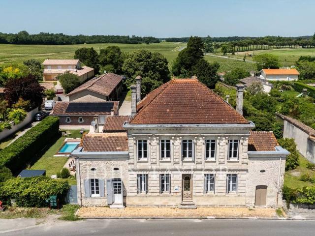 Maison de luxe en vente à Bordeaux, France