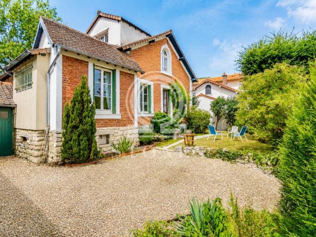 Maison de luxe en vente à Bougival, Île de France