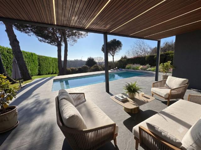 Maison de luxe en vente à Bouliac, France