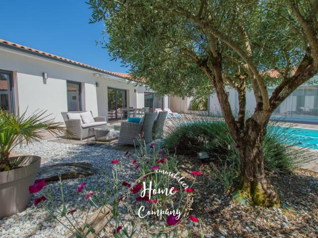 Maison de luxe en vente à Breuillet, Nouvelle Aquitaine