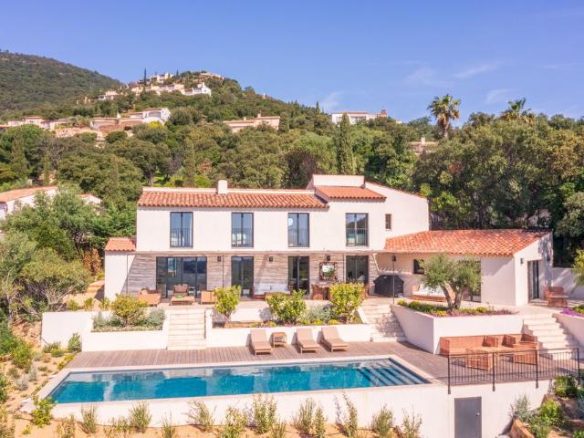 Maison de luxe en vente à Cavalaire sur Mer, Provence Alpes Côte d'Azur