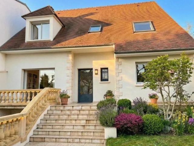 Maison de luxe en vente à Champigny sur Marne, Île de France