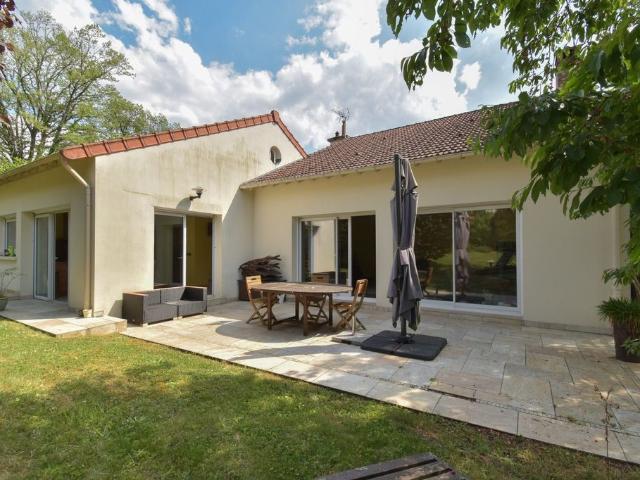 Maison de luxe en vente à Châtenay Malabry, France