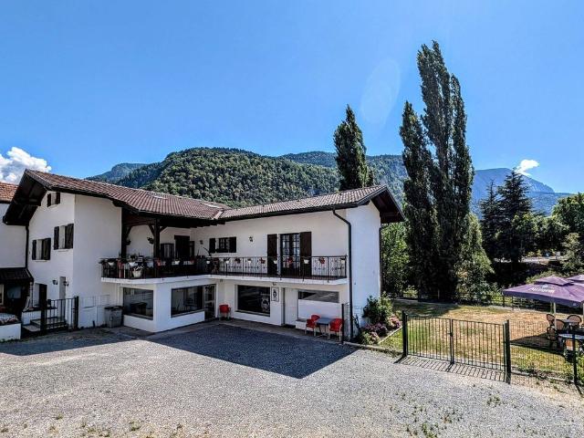 Maison de luxe en vente à Cluses, France