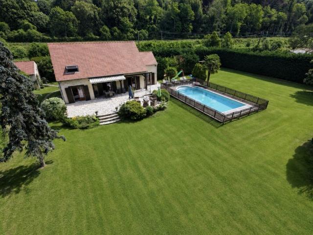 Maison de luxe en vente à Crécy la Chapelle, Île de France