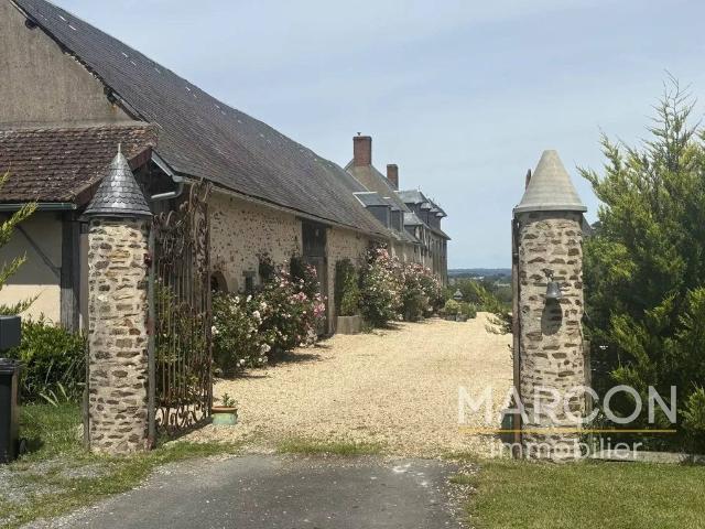 Maison de luxe en vente à Dun le Palestel, France