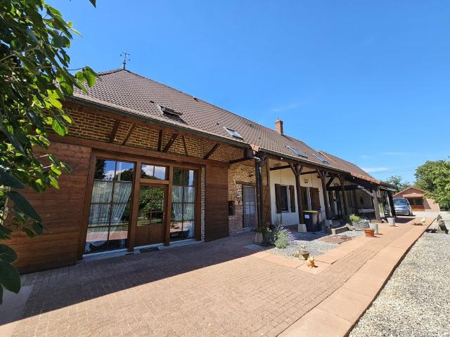 Maison de luxe en vente à Devrouze, France