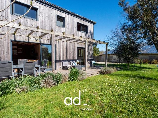Maison de luxe 5 chambres en vente à Esnandes, France