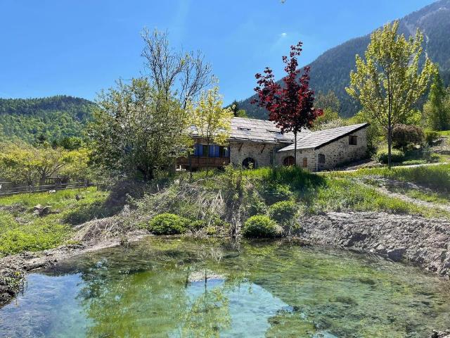 Maison de luxe en vente à La Bréole, France