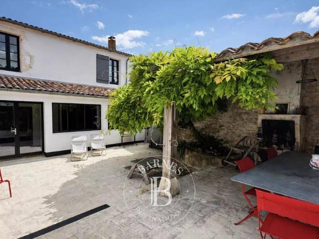 Maison de luxe en vente à La Flotte, Nouvelle Aquitaine