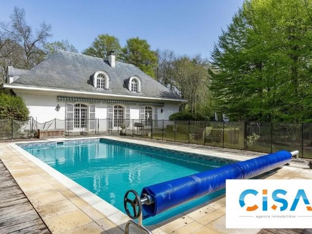 Maison de luxe en vente à Lamorlaye, Hauts de France