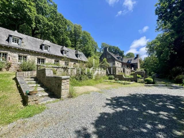 Maison de luxe en vente à Louannec, France