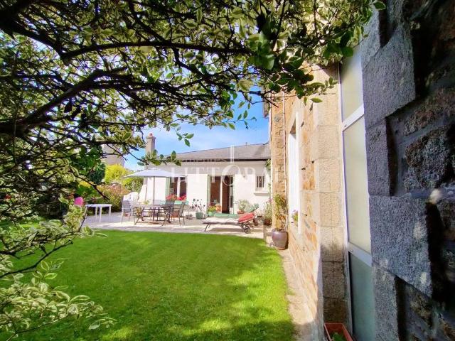 Maison de luxe en vente à Penvénan, France