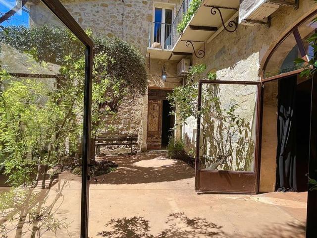 Maison de luxe en vente à Pomérols, Occitanie