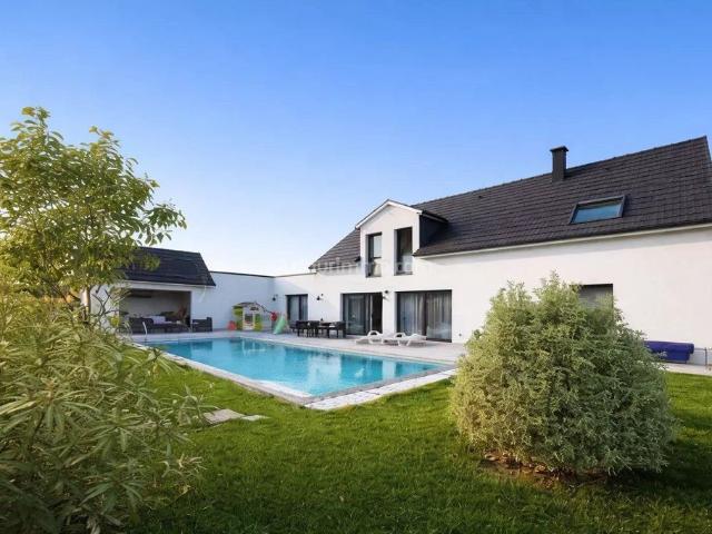 Maison de 5 pièces de luxe en vente à Lourdes, France