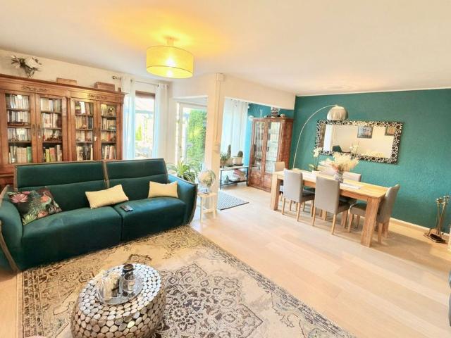 Maison de luxe en vente à Prévessin Moëns, France