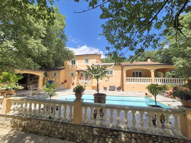 Maison de luxe en vente à Ribaute les Tavernes, Occitanie