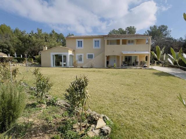 Maison de luxe de 5 chambres en vente à Rognes, France