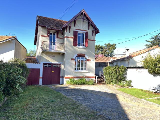 Maison de luxe en vente à Royan, France