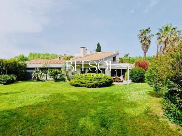 Maison de luxe de 4 pièces en vente à Saint Cyprien, France