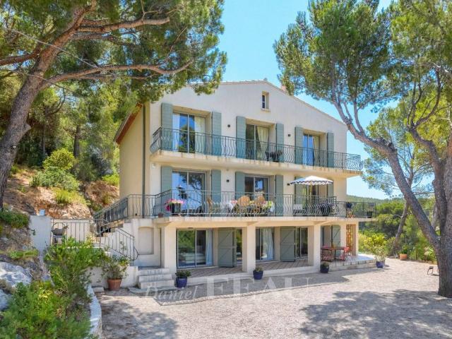 Maison de luxe en vente à Saint Cyr sur Mer, Provence Alpes Côte d'Azur