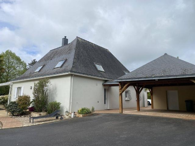 Maison de luxe en vente à Saint Étienne de Montluc, France
