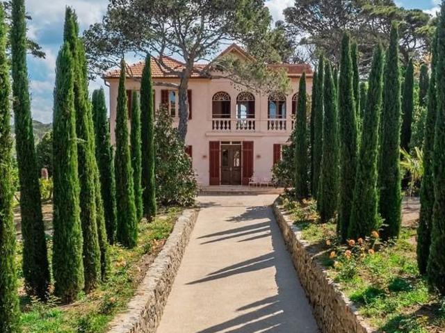 Maison de luxe en vente à Saint Tropez, France