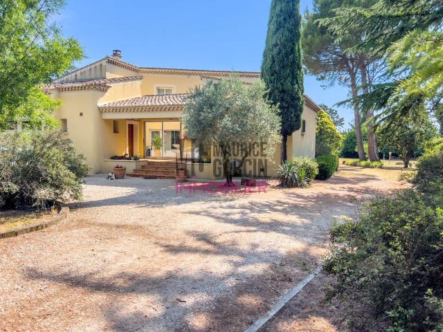 Maison de luxe en vente à Sarrians, France