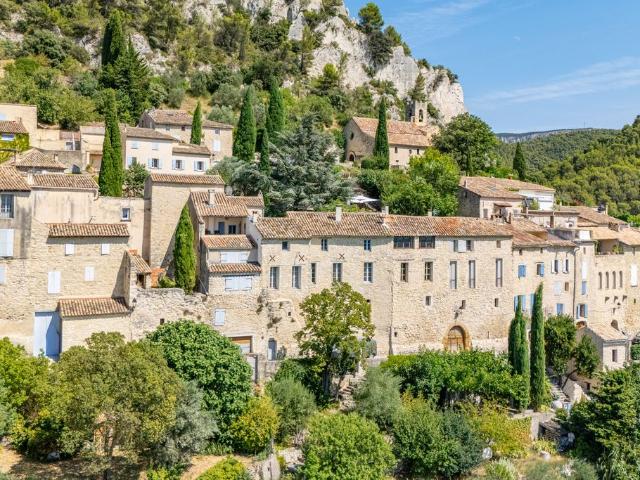 Maison de luxe en vente à Séguret, France