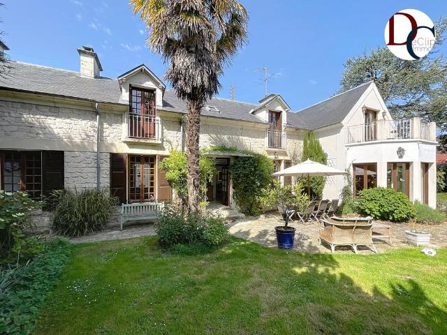 Maison de luxe en vente à Senlis, Hauts de France