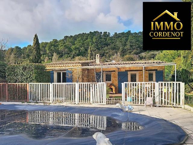 Maison de luxe en vente à Signes, France