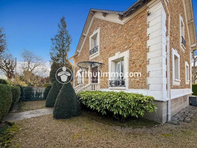 Maison de luxe en vente à Soisy sur Seine, France