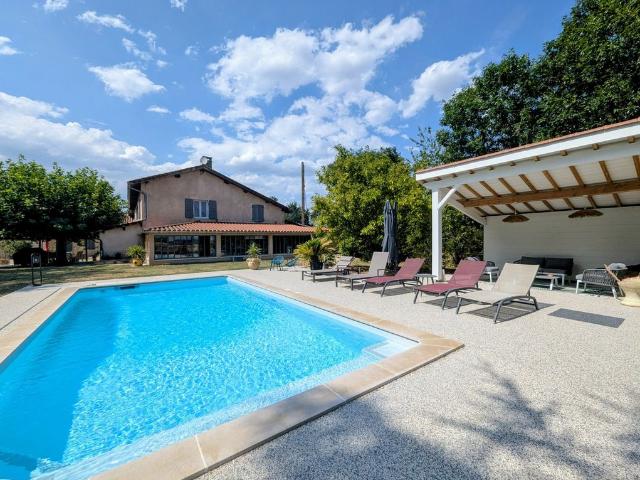 Maison de luxe en vente à Taponas, Auvergne Rhône Alpes