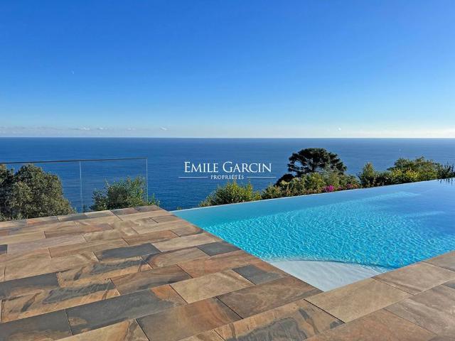 Maison de luxe de 9 pièces en vente à Théoule sur Mer, Provence Alpes Côte d'Azur