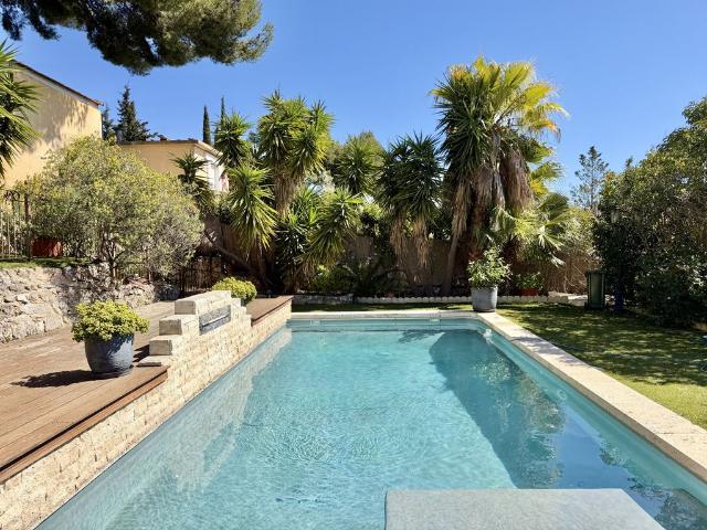 Maison de luxe en vente à Toulon, France