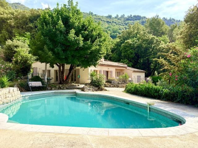 Maison de luxe en vente à Tourrettes sur Loup, France
