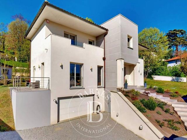 Maison de luxe en vente à Vernaison, France