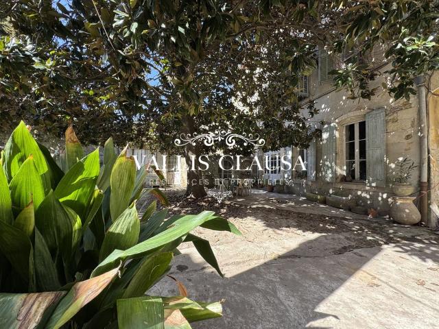 Maison de luxe en vente à Villeneuve lès Avignon, France