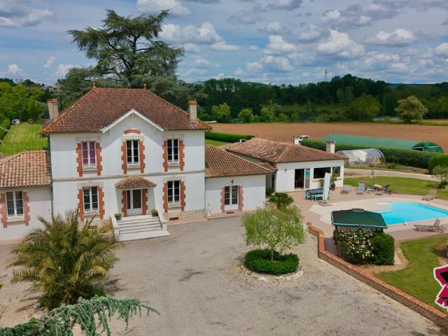 Maison de luxe en vente à Villeneuve sur Lot, Nouvelle Aquitaine