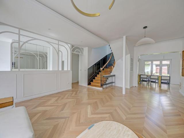Maison de luxe en location à Rueil Malmaison, France