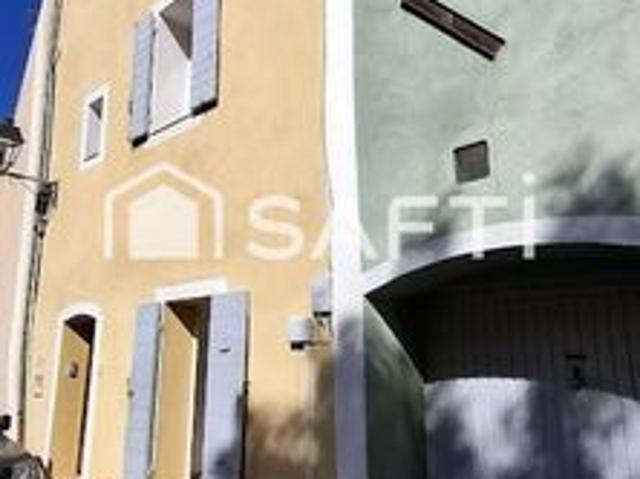 Maison de Maison de village de 145 m² avec grande terrasse et garage, idéalement située au cœur du centre ancien. À découvrir sans tarder !