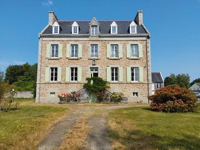 Maison de maître Mael Carhaix 15 pièce s 416 m2