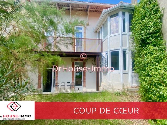 Maison de Maitre au cœur de ville 4 chambres dont 2 suites parentales 4 bureaux climatisés et équipés poêle a granulés grand garage pouvant accuillir camping car jardin