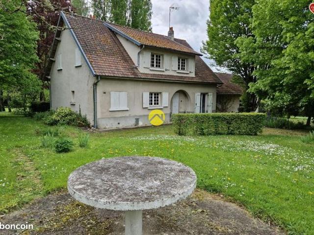 Maison de maître avec grand parc
