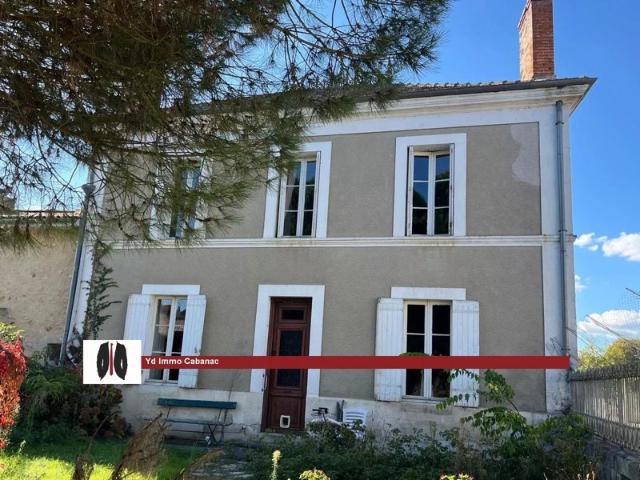 MAISON DE MAITRE AVEC DEPENDANCE