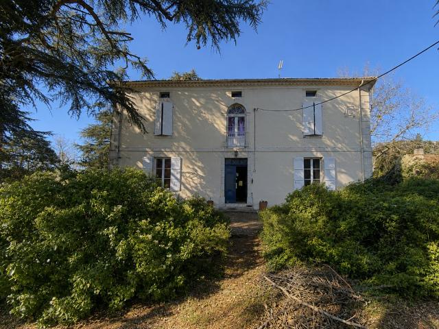 Maison de maître avec dépendances et piscine entre Auch et V. 260m² Auch