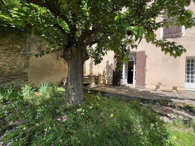 Maison de maitre avec jardin et grand garage